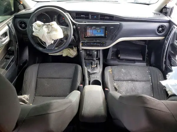JTNKARJE4JJ564035 2018 TOYOTA COROLLA - Image 8