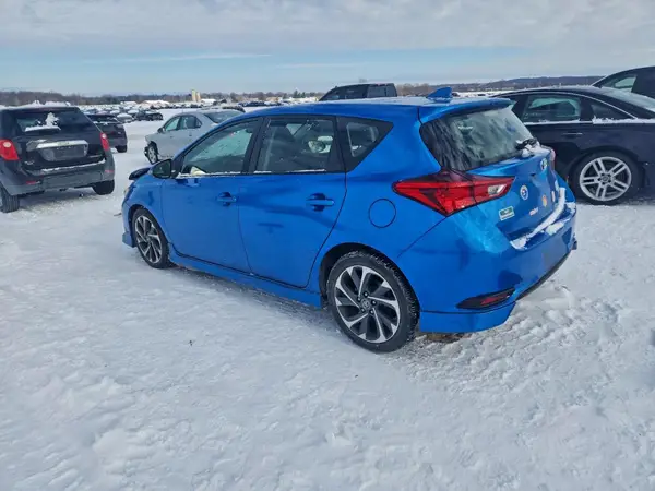 JTNKARJE4JJ565072 2018 TOYOTA COROLLA - Image 2
