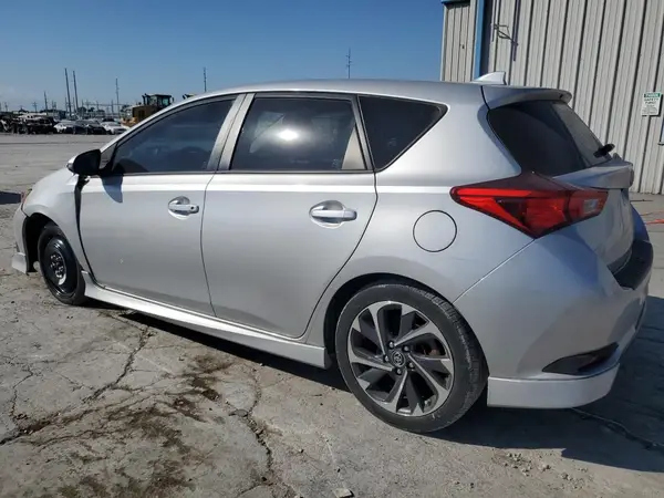 JTNKARJE4JJ565217 2018 TOYOTA COROLLA - Image 2