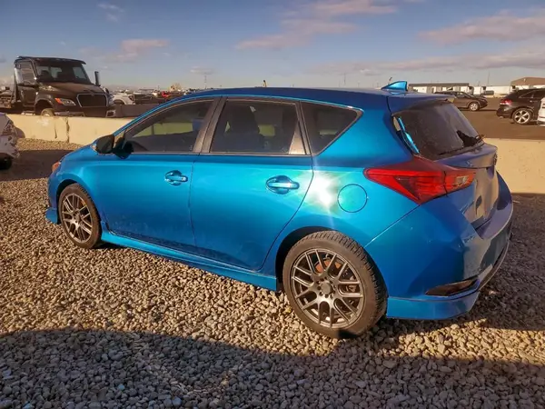 JTNKARJE4JJ565220 2018 TOYOTA COROLLA - Image 2