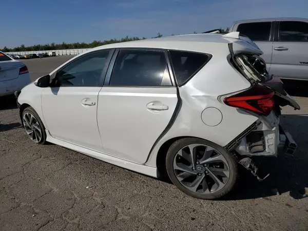 JTNKARJE4JJ566173 2018 TOYOTA COROLLA - Image 2