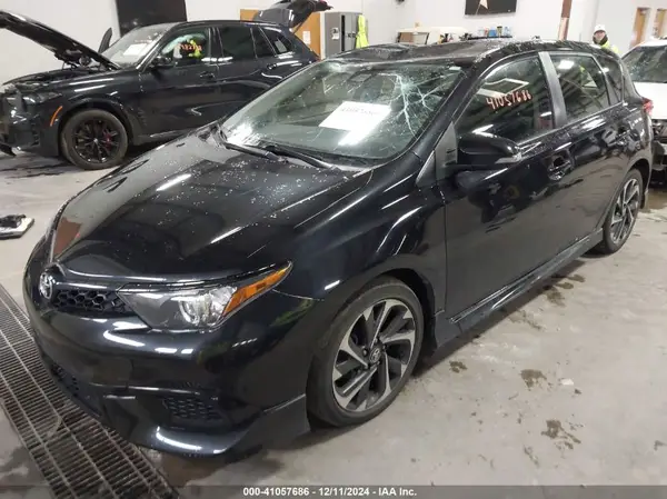 JTNKARJE4JJ569820 2018 TOYOTA COROLLA - Image 2