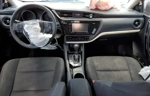 JTNKARJE4JJ570823 2018 TOYOTA COROLLA - Image 8