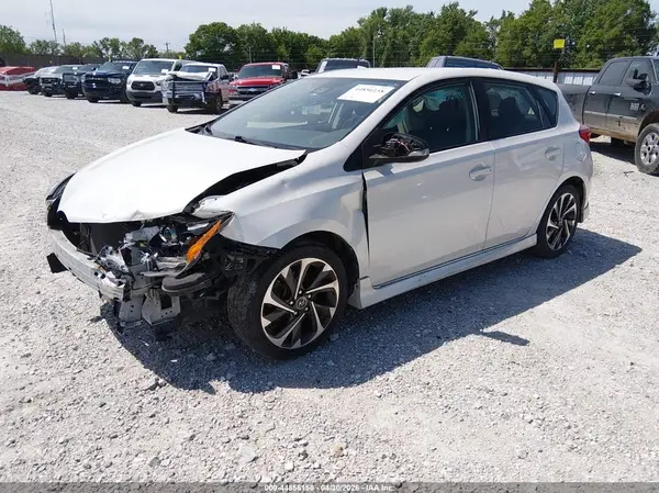 JTNKARJE4JJ573091 2018 TOYOTA COROLLA - Image 2