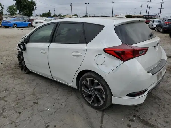 JTNKARJE4JJ573138 2018 TOYOTA COROLLA - Image 2