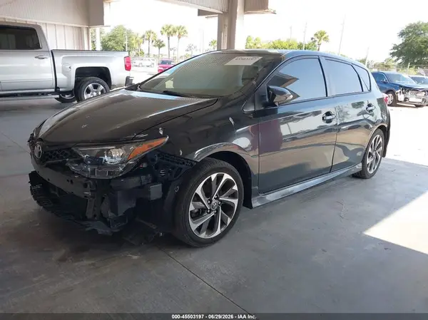 JTNKARJE5JJ553240 2018 TOYOTA COROLLA - Image 2
