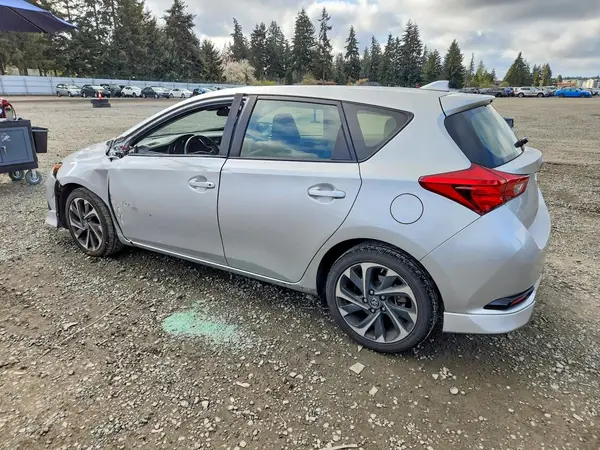 JTNKARJE5JJ553903 2018 TOYOTA COROLLA - Image 2
