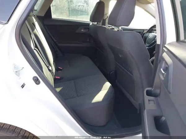 JTNKARJE5JJ556185 2018 TOYOTA COROLLA - Image 8