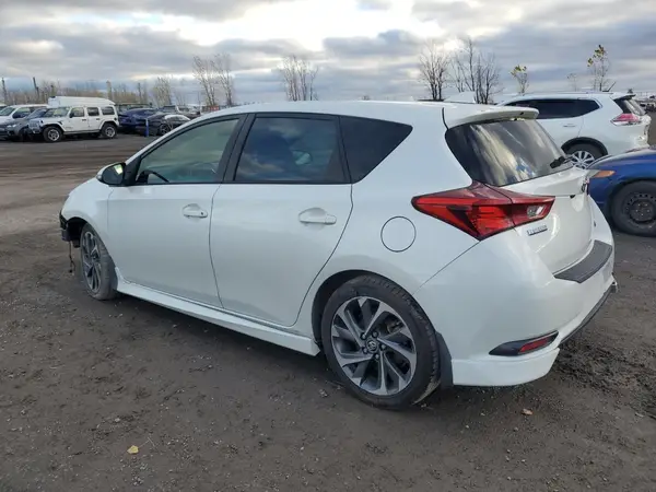 JTNKARJE5JJ557319 2018 TOYOTA COROLLA - Image 2