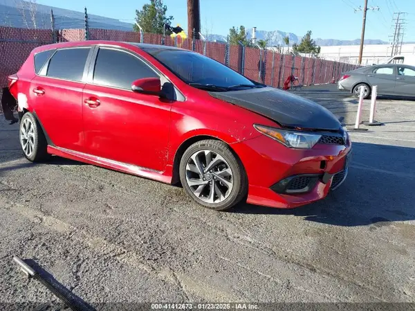 JTNKARJE5JJ557580 2018 TOYOTA COROLLA - Image 1