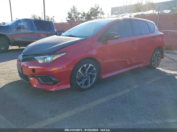 JTNKARJE5JJ557580 2018 TOYOTA COROLLA - Image 2