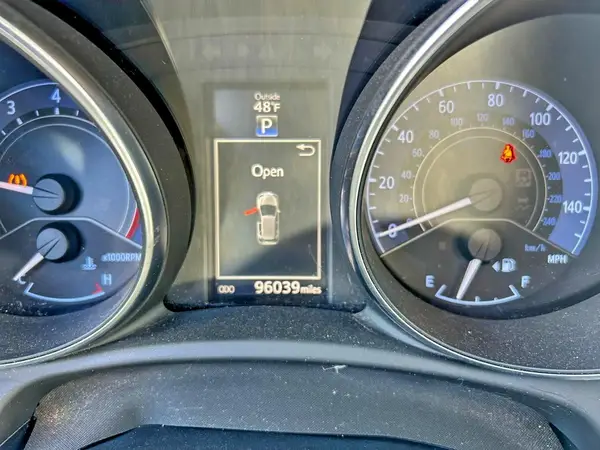 JTNKARJE5JJ558292 2018 TOYOTA COROLLA - Image 8