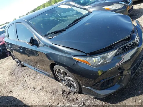 JTNKARJE5JJ558549 2018 TOYOTA COROLLA - Image 1