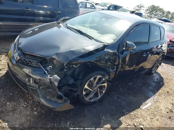 JTNKARJE5JJ558549 2018 TOYOTA COROLLA - Image 2