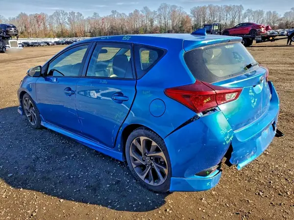JTNKARJE5JJ559801 2018 TOYOTA COROLLA - Image 2