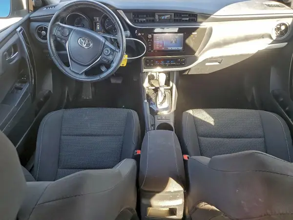 JTNKARJE5JJ559801 2018 TOYOTA COROLLA - Image 8