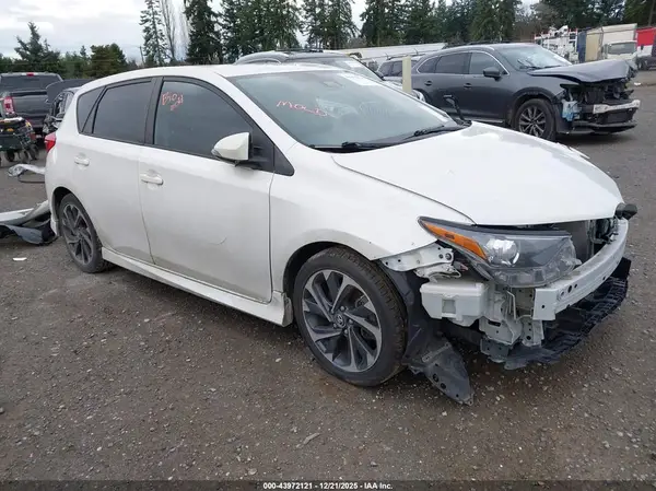 JTNKARJE5JJ560575 2018 TOYOTA COROLLA - Image 1