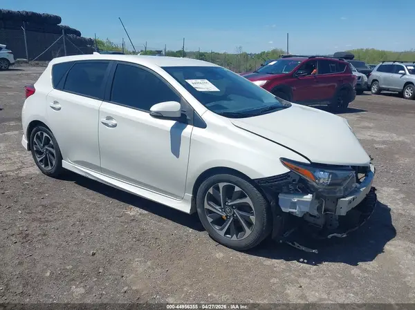 JTNKARJE5JJ561371 2018 TOYOTA COROLLA - Image 1