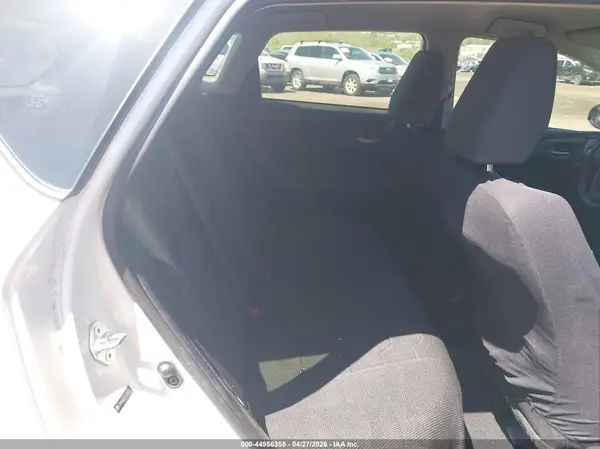 JTNKARJE5JJ561371 2018 TOYOTA COROLLA - Image 8