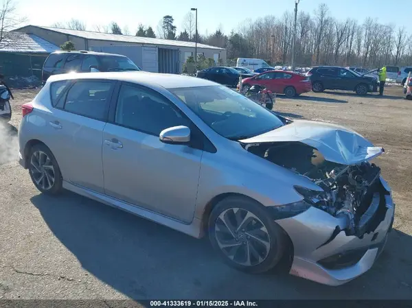 JTNKARJE5JJ563850 2018 TOYOTA COROLLA - Image 1