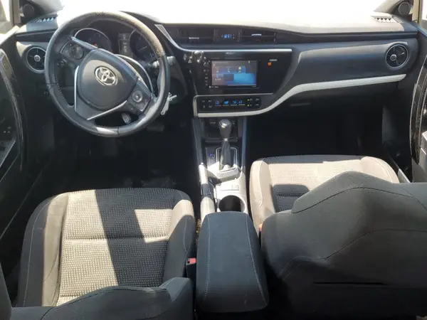 JTNKARJE5JJ564240 2018 TOYOTA COROLLA - Image 8