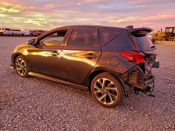 JTNKARJE5JJ564366 2018 TOYOTA COROLLA - Image 2
