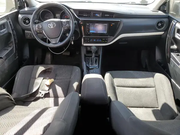 JTNKARJE5JJ565520 2018 TOYOTA COROLLA - Image 8
