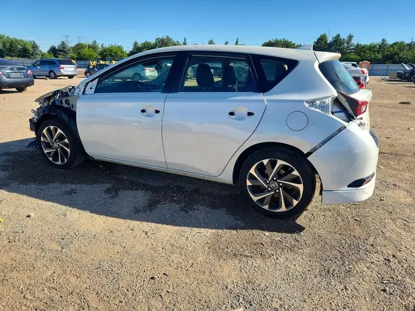 JTNKARJE5JJ566103 2018 TOYOTA COROLLA - Image 2