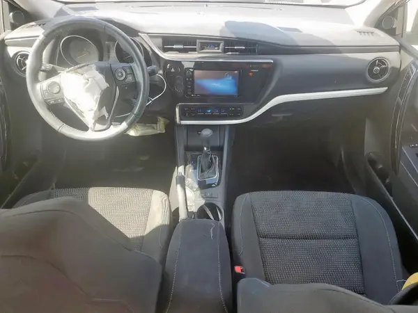 JTNKARJE5JJ570104 2018 TOYOTA COROLLA - Image 8