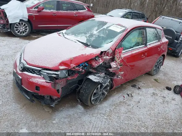 JTNKARJE5JJ571575 2018 TOYOTA COROLLA - Image 2