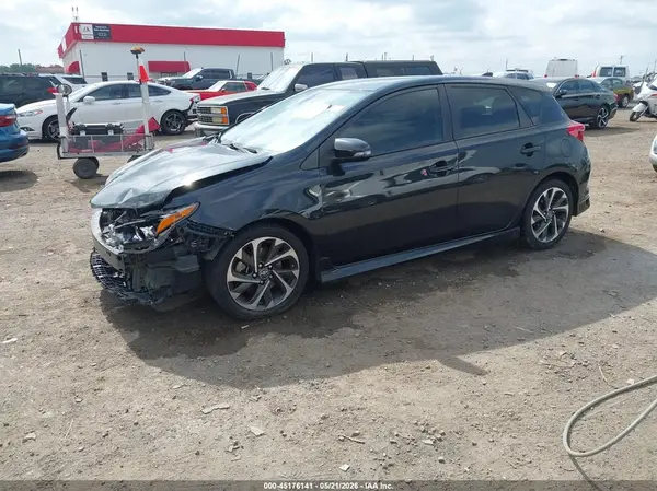 JTNKARJE5JJ572449 2018 TOYOTA COROLLA - Image 2