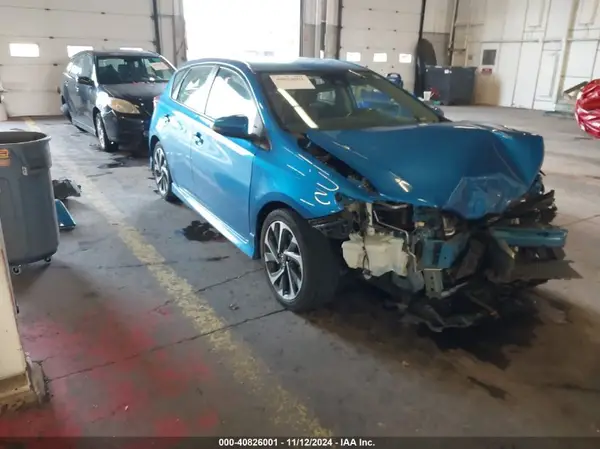 JTNKARJE5JJ573097 2018 TOYOTA COROLLA - Image 1