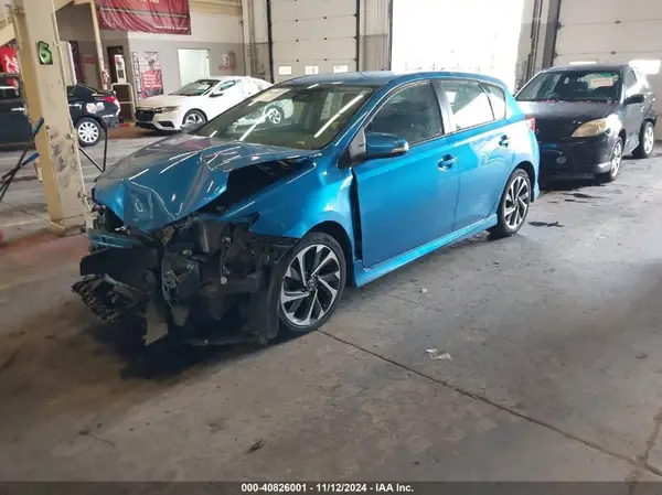 JTNKARJE5JJ573097 2018 TOYOTA COROLLA - Image 2