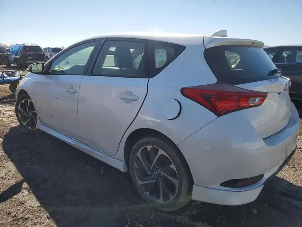 JTNKARJE5JJ576193 2018 TOYOTA COROLLA - Image 2