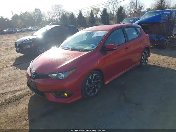 JTNKARJE6JJ555482 2018 TOYOTA COROLLA - Image 2