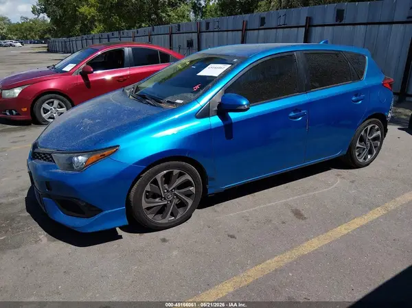 JTNKARJE6JJ556311 2018 TOYOTA COROLLA - Image 2