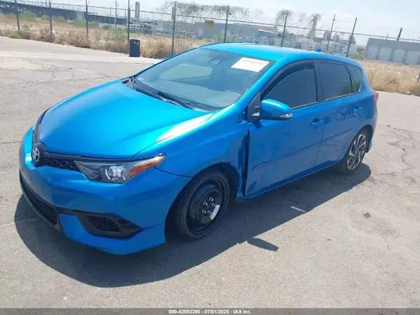 JTNKARJE6JJ557054 2018 TOYOTA COROLLA - Image 2