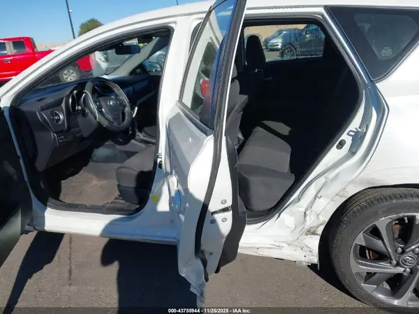 JTNKARJE6JJ558494 2018 TOYOTA COROLLA - Image 8