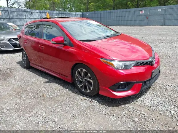 JTNKARJE6JJ558513 2018 TOYOTA COROLLA - Image 1