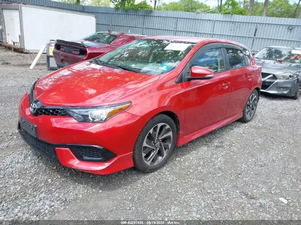 JTNKARJE6JJ558513 2018 TOYOTA COROLLA - Image 2