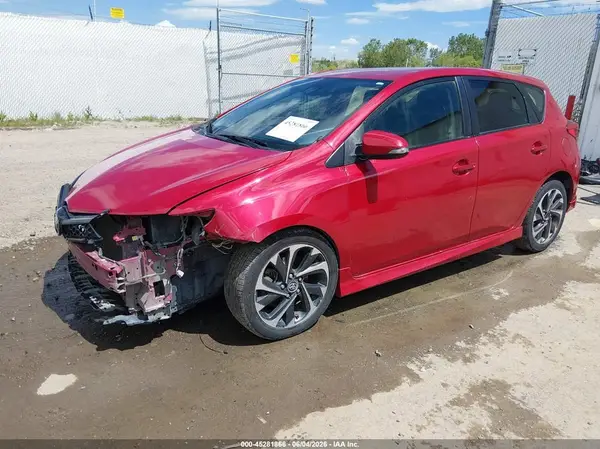 JTNKARJE6JJ560505 2018 TOYOTA COROLLA - Image 2