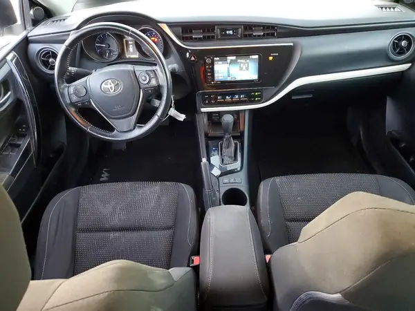 JTNKARJE6JJ561783 2018 TOYOTA COROLLA - Image 8