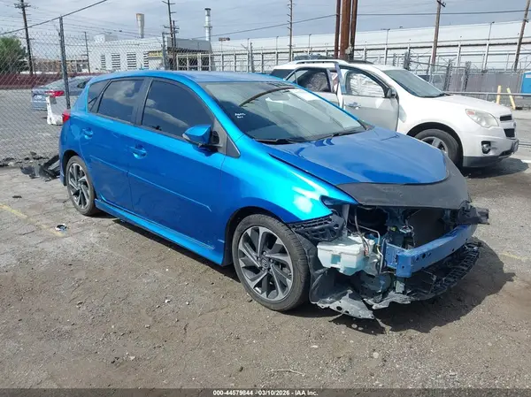JTNKARJE6JJ562349 2018 TOYOTA COROLLA - Image 1