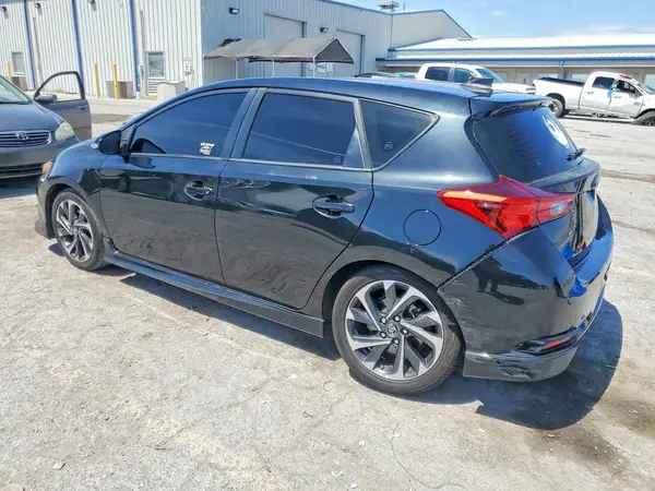 JTNKARJE6JJ562562 2018 TOYOTA COROLLA - Image 2