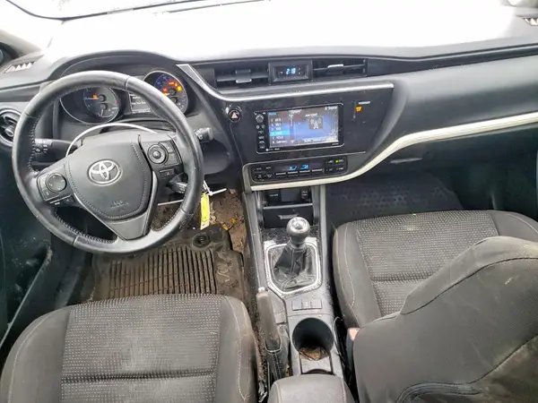 JTNKARJE6JJ564490 2018 TOYOTA COROLLA - Image 8