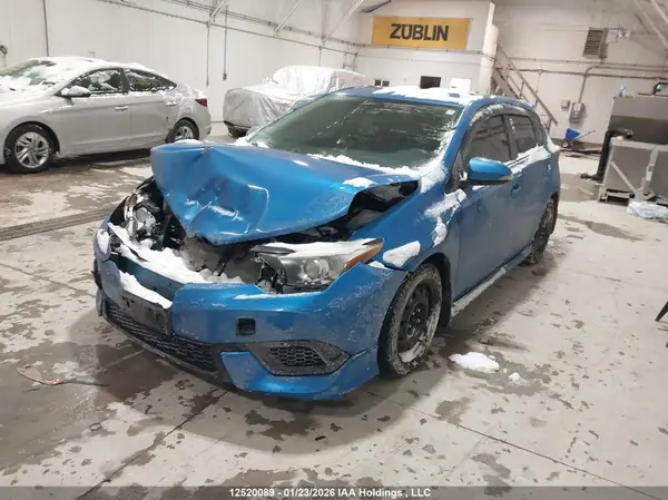 JTNKARJE6JJ564716 2018 TOYOTA COROLLA - Image 2