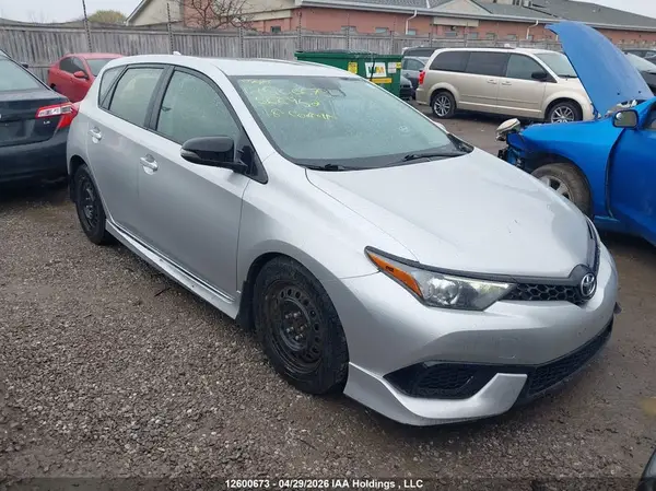 JTNKARJE6JJ566952 2018 TOYOTA COROLLA - Image 1
