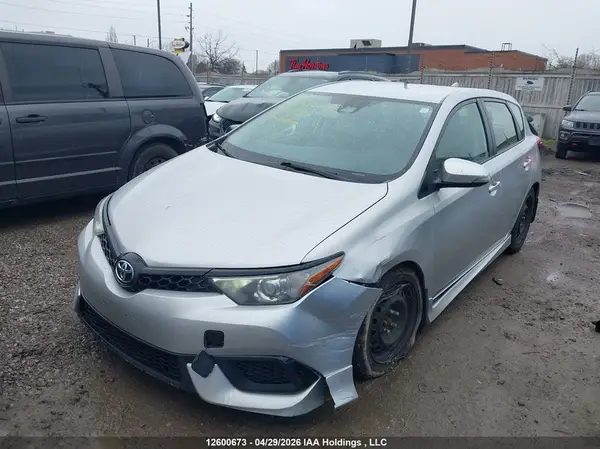 JTNKARJE6JJ566952 2018 TOYOTA COROLLA - Image 2