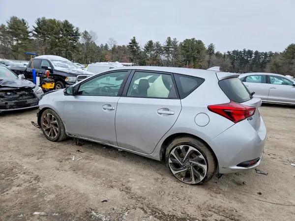 JTNKARJE6JJ568894 2018 TOYOTA COROLLA - Image 2