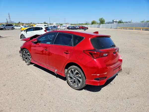 JTNKARJE6JJ572752 2018 TOYOTA COROLLA - Image 2